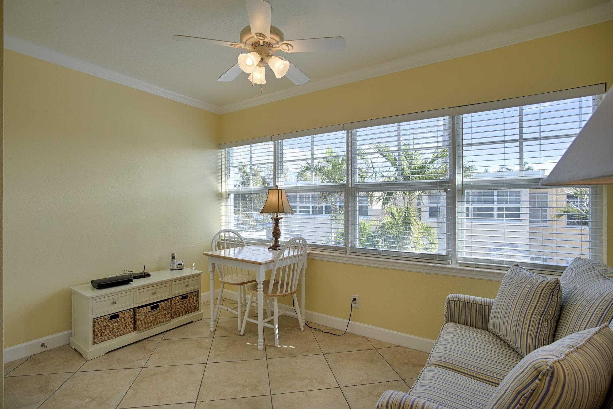 Barefoot Beach Resort Clearwater Beach Exterior photo