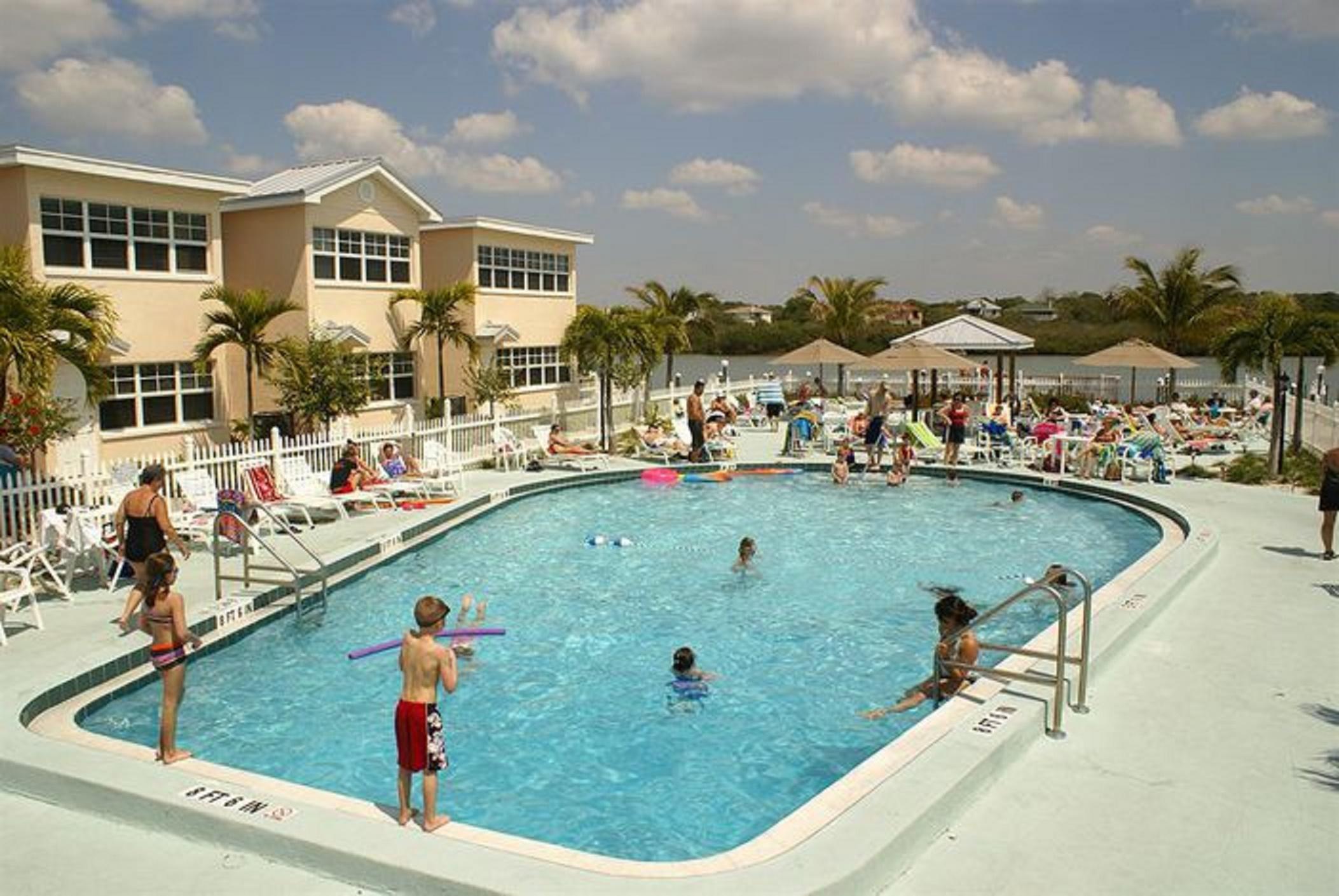 Barefoot Beach Resort Clearwater Beach Exterior photo