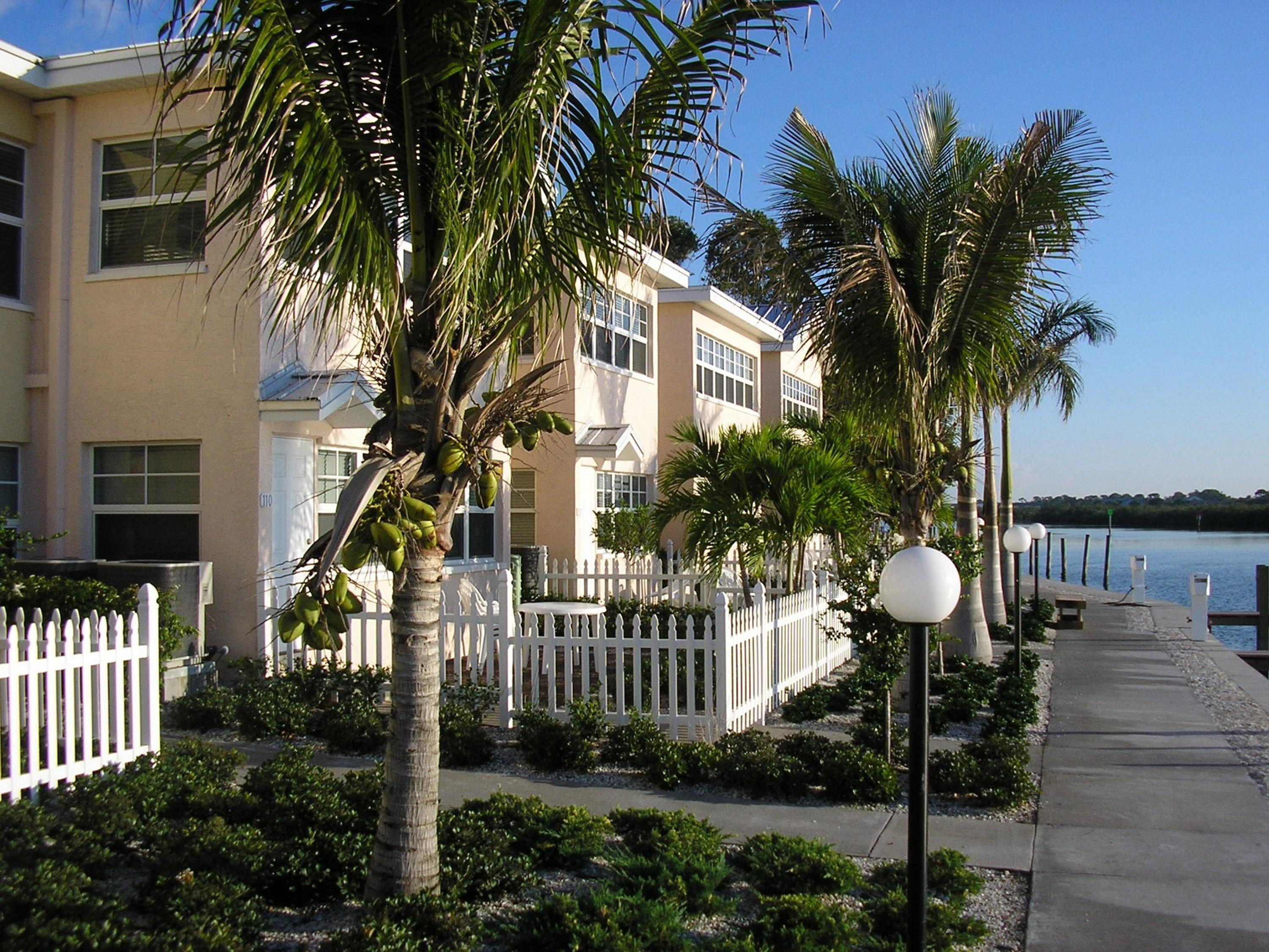 Barefoot Beach Resort Clearwater Beach Exterior photo